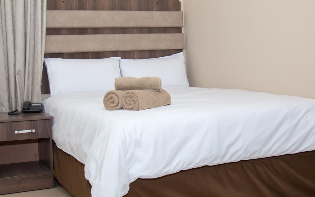 Cube Hotel Durban Room photo